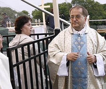 Radio Maryja kończy 17 lat. Złóż życzenia o. Rydzykowi