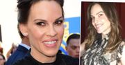 48-letnia Hilary Swank jest w bliźniaczej ciąży! Wielkim brzuszkiem pochwaliła się w programie na żywo