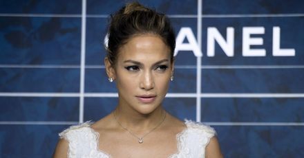Elegancka podróżniczka Jennifer Lopez