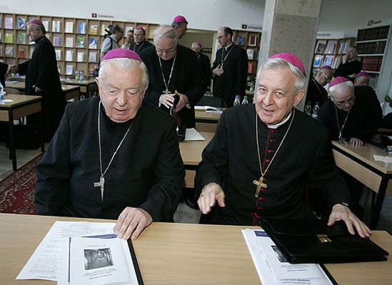 Watykan cofnął zakazy nałożone na arcybiskupa Paetza