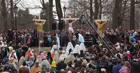 Jezus umiera na krzyżu