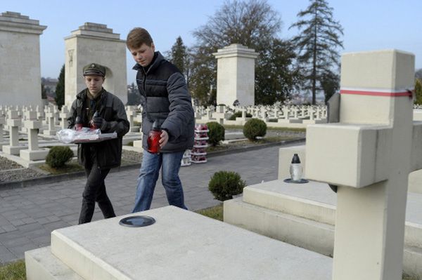 Na lwowskim Cmentarzu Łyczakowskim zapłonęło 40 tys. zniczy