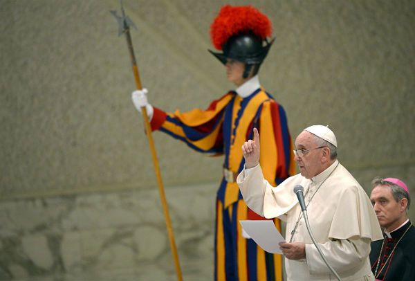Papież Franciszek do katolickich lekarzy: nie można eksperymentować z życiem