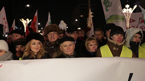 Jarosław Kaczyński wśród uczestników marszu