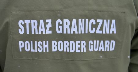 Rzucał śmieciami, obrażał załogę. Awanturujący się pasażer zatrzymany na gdańskim lotnisku