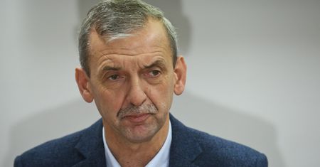 Wpis Sławomira Broniarza na Twitterze: ponad 2 mln zł dla Elbanowskich na konsultacje zmian w edukacji. Jest odpowiedź Tomasza Elbanowskiego: prezes ZNP jest niewiarygodny
