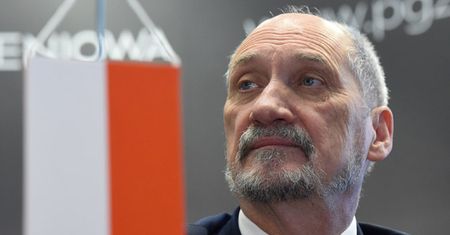 Zamiast "tysięcy" dronów będzie 20-30? Misiewicz: to nieprawda PO, MON: chcemy kupić 200 dronów i 16 śmigłowców do 2022 r.
