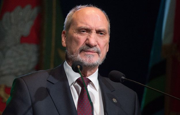 Antoni Macierewicz: Wojciech Jaruzelski i Czesław Kiszczak stracą stopnie generalskie. Użytkownicy WP wypowiedzieli się w tej sprawie