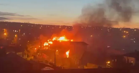 Myśliwiec Su-30 spadł na dom w Irkucku.