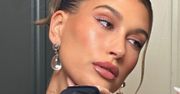 Hailey Bieber w skandalicznie małym bikini zanurzyła się w wodzie. Nie obyło się bez wpadki!