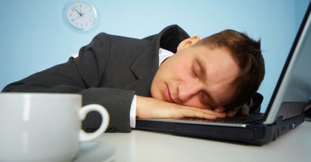 Korzystanie z tabletu przed snem zakłóca nocny wypoczynek