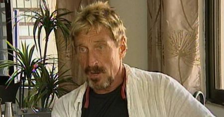 John McAfee poszukiwany za morderstwo