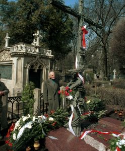 Kraków: Skandaliczna pomyłka pod Pomnikiem Ofiar Komunizmu