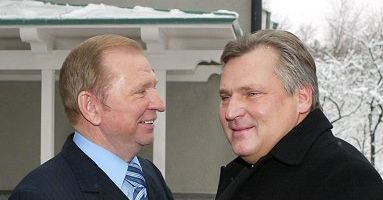 Nałęcz: Kwaśniewski na Ukrainie wspiera demokrację