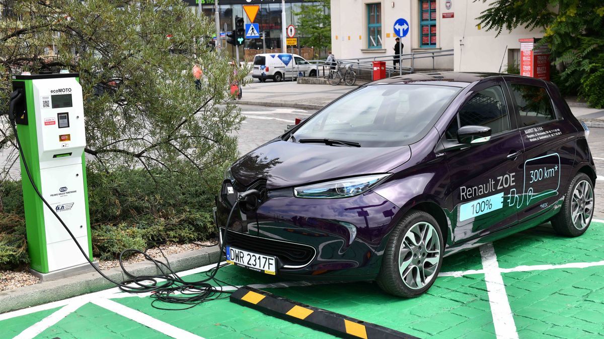 Samochody elektryczne za kilka lat zaleją Europę. Ale Polska będzie stała z boku