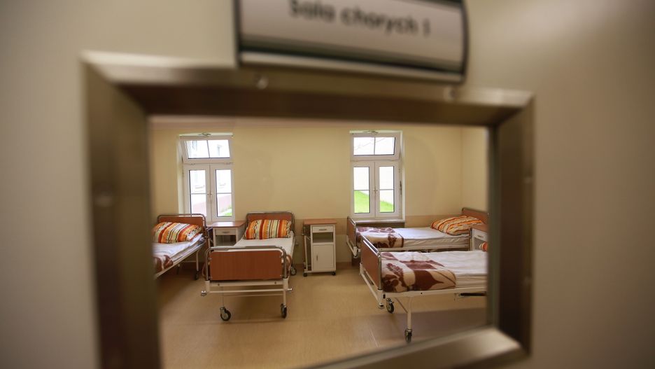 Sale w szpitalu psychiatrycznym są pod stałym nadzorem