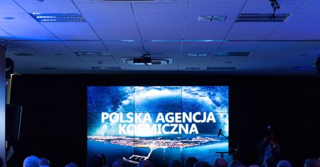 Ćwierć miliona na nagrody w Polskiej Agencji Kosmicznej. I to mimo licznych nieprawidłowości