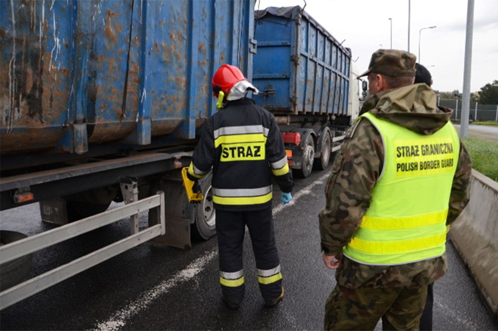 Do Polski wjechał tir z trucizną. Pogranicznicy zatrzymali na A1 nielegalny transport odpadów
