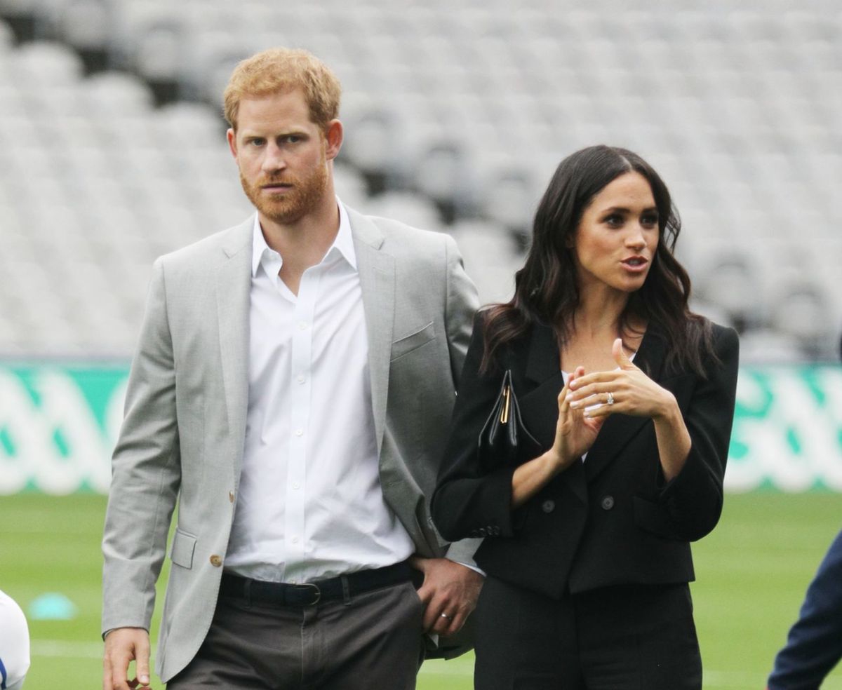 Przyjaciele Meghan i Harry'ego muszą milczeć. "Rozmawiasz z prasą - wylatujesz"