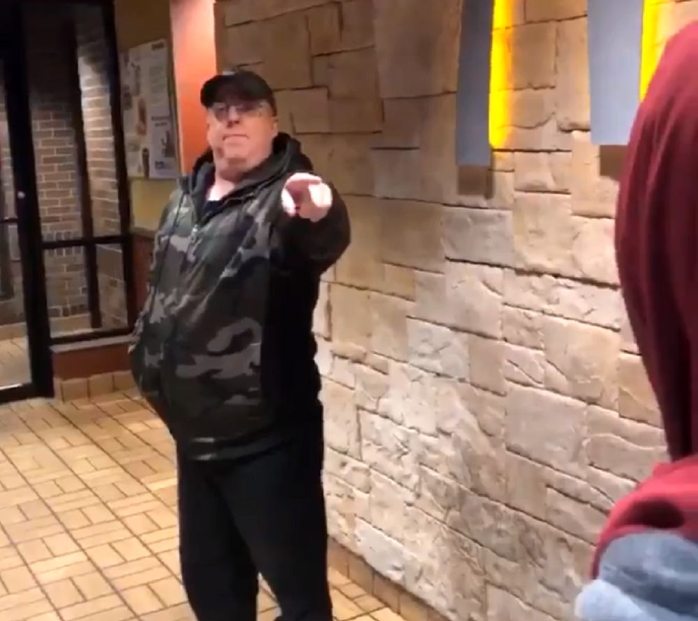 USA. Mężczyzna straszył muzułmańskich nastolatków bronią w McDonaldzie