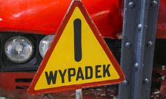 Ozorków: wypadek na drodze krajowej nr 91. Ciężarówka zderzyła się z autobusem i autem osobowym