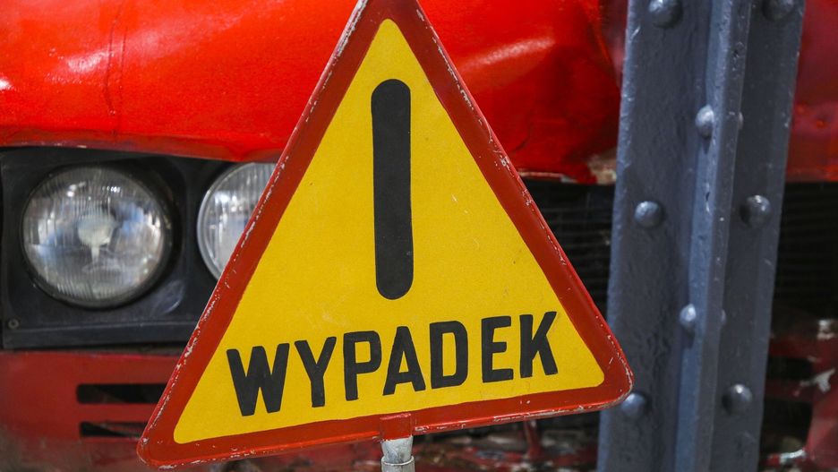 Wypadek pod Toruniem w Cierpicach. Nie żyje jedna osoba.