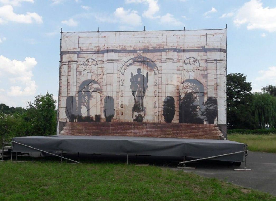 Konstrukcja z wizerunkiem pomnika oburzyła Jaśkowiaka