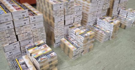 Wielkopolska Krajowa Administracja Skarbowa ujawnia 1.080 paczek papierosów w przesyłkach lotniczych