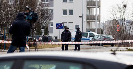 Poznań: Wielka akcja policji. W mieszkaniu przy Inflanckiej zabarykadował się mężczyzna