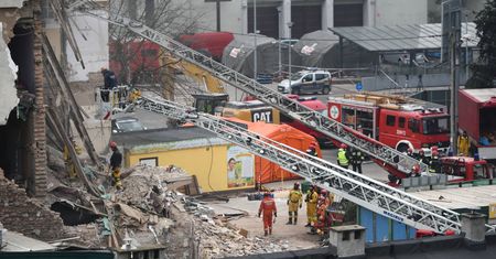 Koniec akcji ratunkowej na gruzach kamienicy w Poznaniu. Wybuch miał ukryć podwójne zabójstwo?