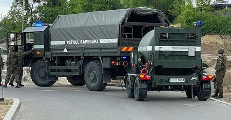 Pocisk artyleryjski przy ul. Hawelańskiej w Poznaniu. Ewakuacja mieszkańców z pobliskich bloków