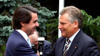 Premier Aznar wita prezydenta Kwaśniewskiego