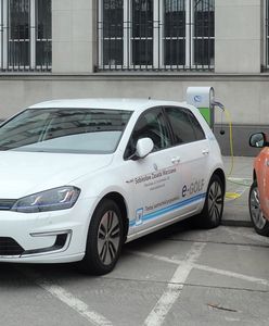 Samochody elektryczne z przywilejami. Dostaną zielone tablice rejestracyjne
