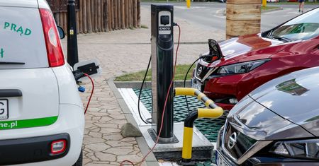 Samorządów nie stać na elektryczne auta. Kolejne zmiany w ustawie o elektromobilności