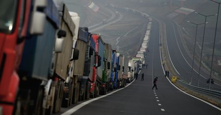 Zatrzymano Polaka w Bułgarii. Przemycał nielegalnych imigrantów