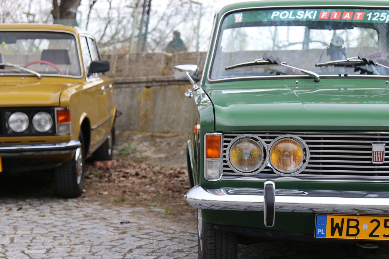 Warszawiacy rozpoczęli sezon cyklicznych spotkać z klasyczną motoryzacją