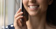 Zaczynasz tak rozmowę telefoniczną? To 1 słowo może cię później słono kosztować