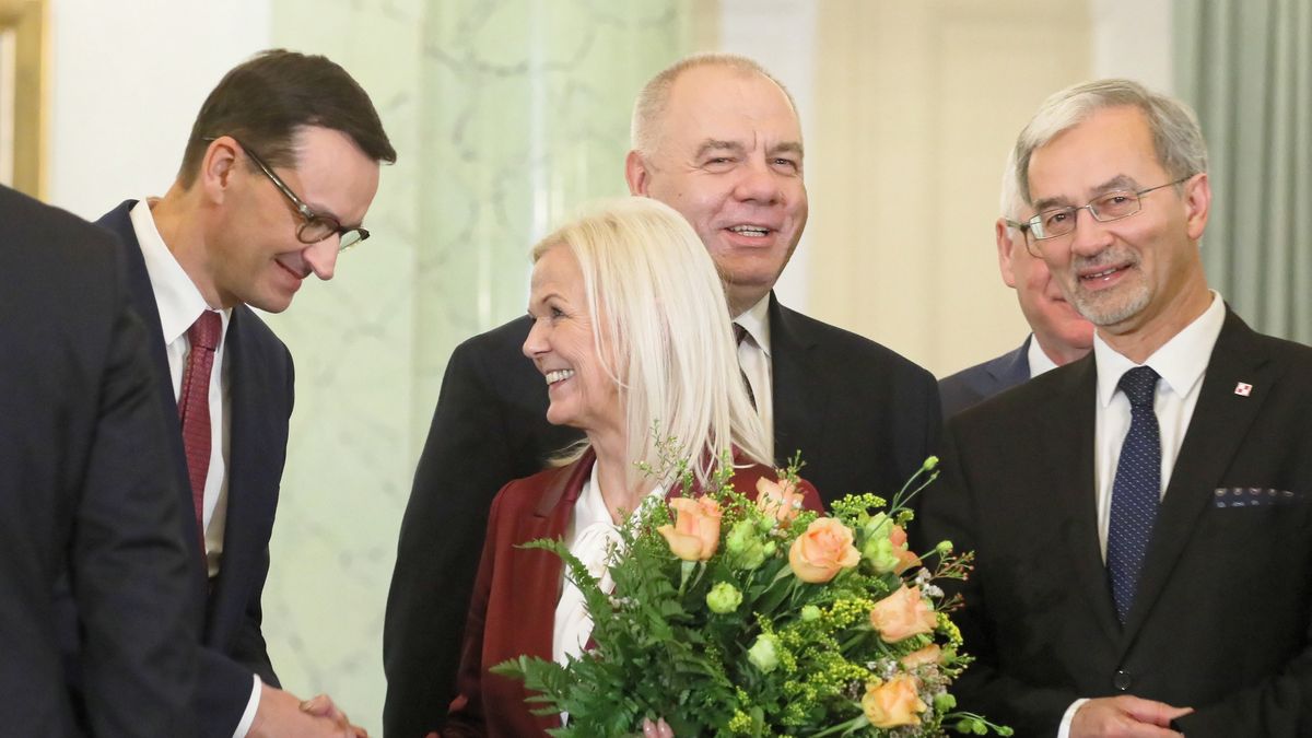 Bożena Borys-Szopa (w środku) przystopowała reformę umów cywilnoprawnych. Pomysł jednak nie upadł.