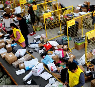 Miliony zamówień z Chin i Aliexpress to przekleństwo Poczty Polskiej i budżetu