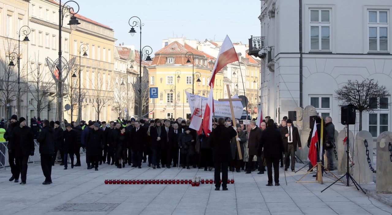 Apel Lecha Wałęsy i Władysława Frasyniuka. Jest odpowiedź rodzin ofiar katastrofy smoleńskiej