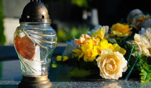 Akcja znicz w supermarketach. Dyskonty prześcigają się w promocjach