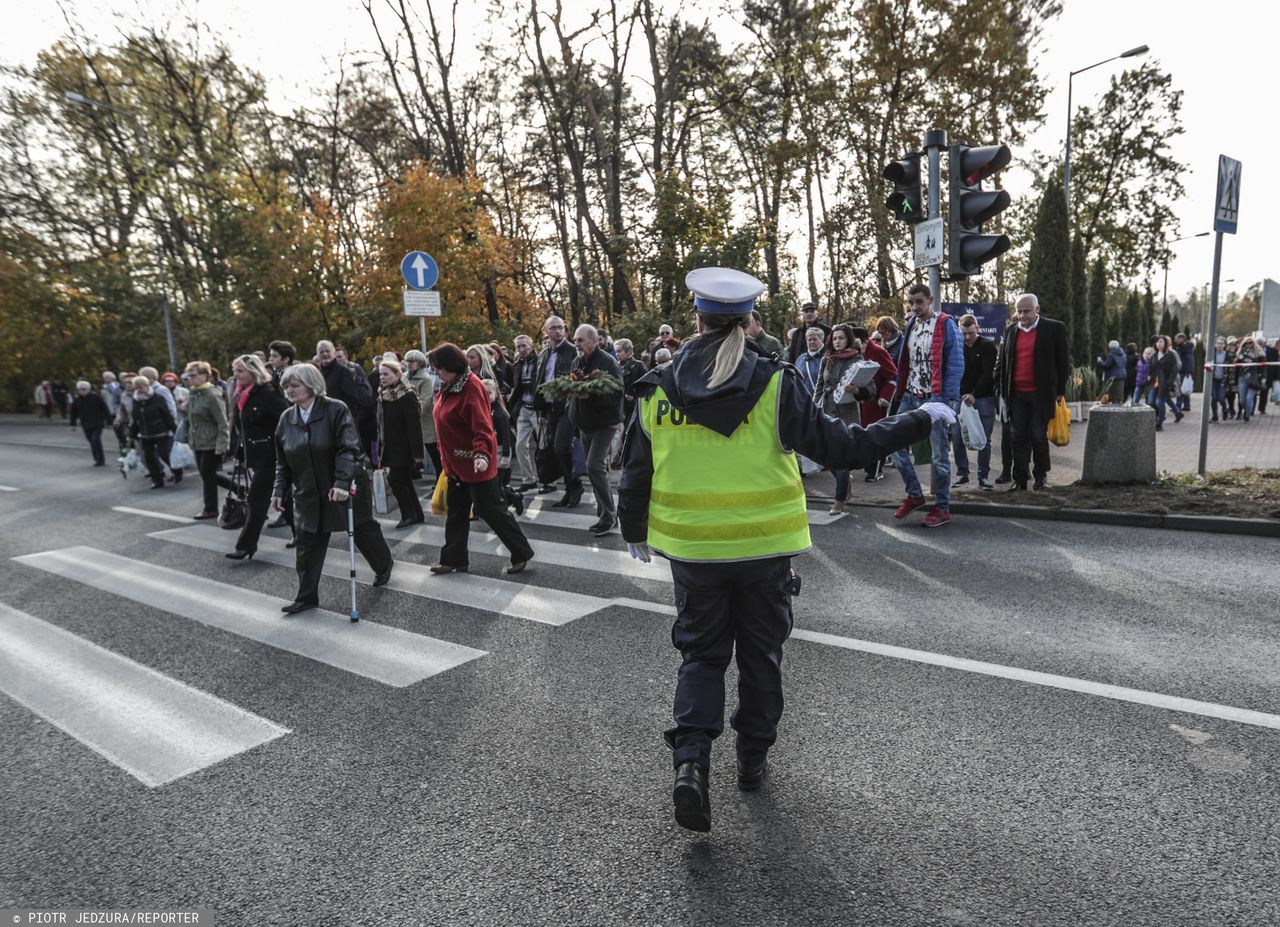 Wszystkich Świętych, czyli policyjna akcja "Znicz" 2019" na drogach Warszawy i całej Polski