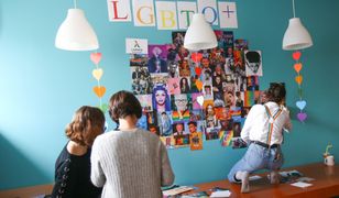 "Tęczowy piątek". Rzecznik Praw Obywatelskich pisze do MEN: kuratorzy muszą być bezstronni