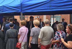 Obchody miesięcznicy smoleńskiej. Ludzie stali w gigantycznej kolejce przed wejściem do kościoła