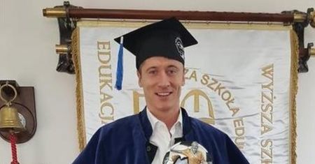 Niemcy zachwyceni Robertem Lewandowskim. Sugerują, by napisał, jak się wzbogacił
