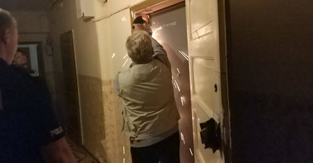 Po dwóch latach wszedł do mieszkania sąsiadki chorej na schizofrenię. Widok go przeraził