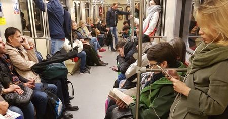 Obcokrajowcy oszaleli na punkcie zdjęcia z polskiego metra. Zauważyliście coś niezwykłego?