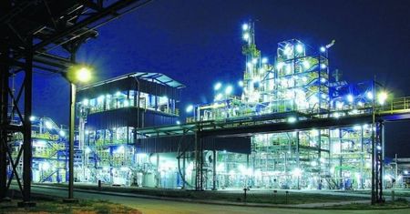 Chemia z Polski. Polska chce być chemiczną potęgą. Rosjanom i Niemcom to nie w smak