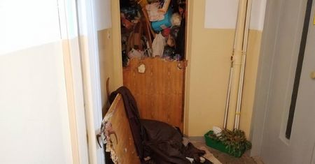 Okropny zapach, śmieci i zaginiona kobieta. Strażacy przecierali oczy