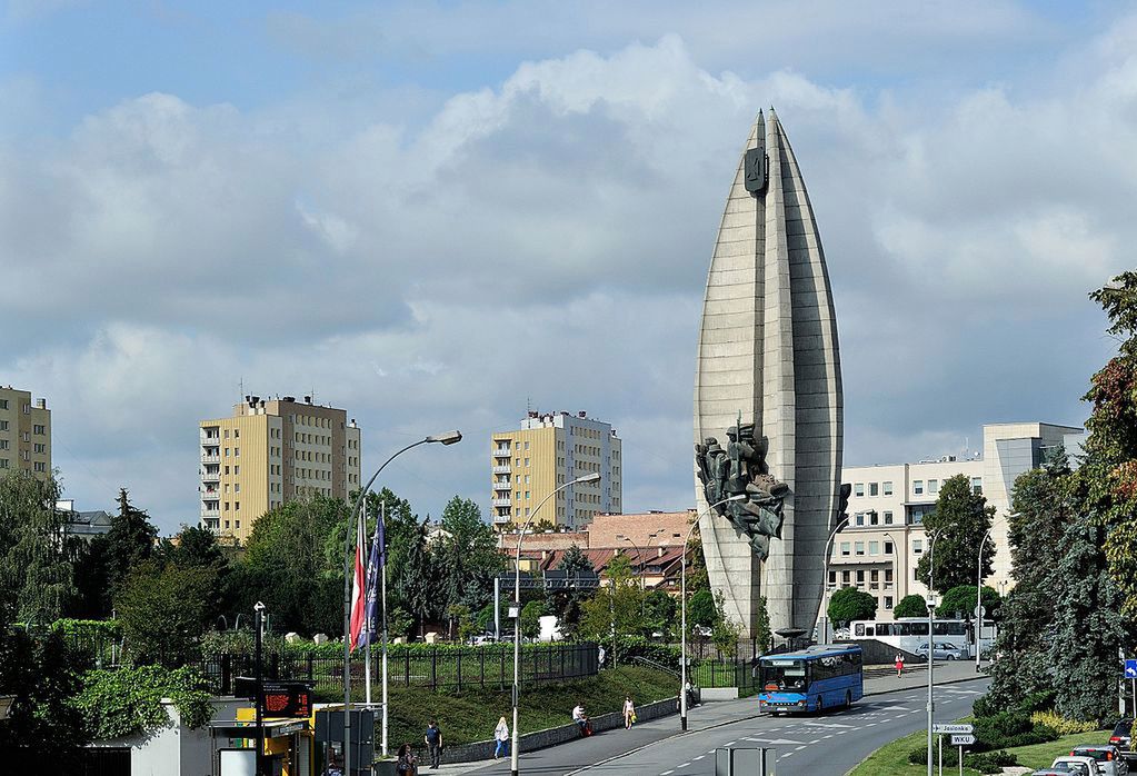 Rzeszów: radny chciał odkupić pomnik od zakonników. Ktoś włamał się na jego konto i opublikował tam filmy porno